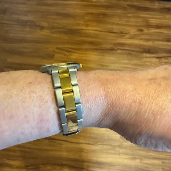 Movado Museum Classic Watch 81.E1.822.2
